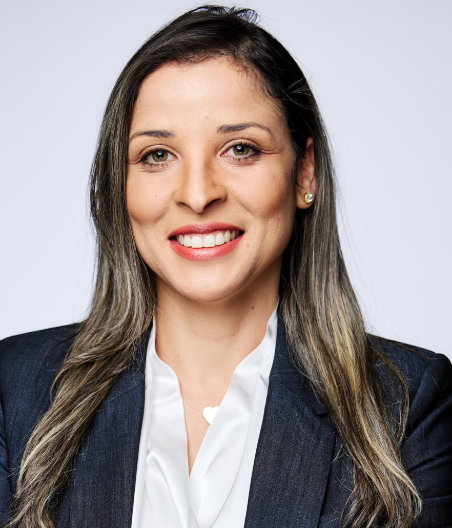 Juliana Lima de Macedo, Dentist